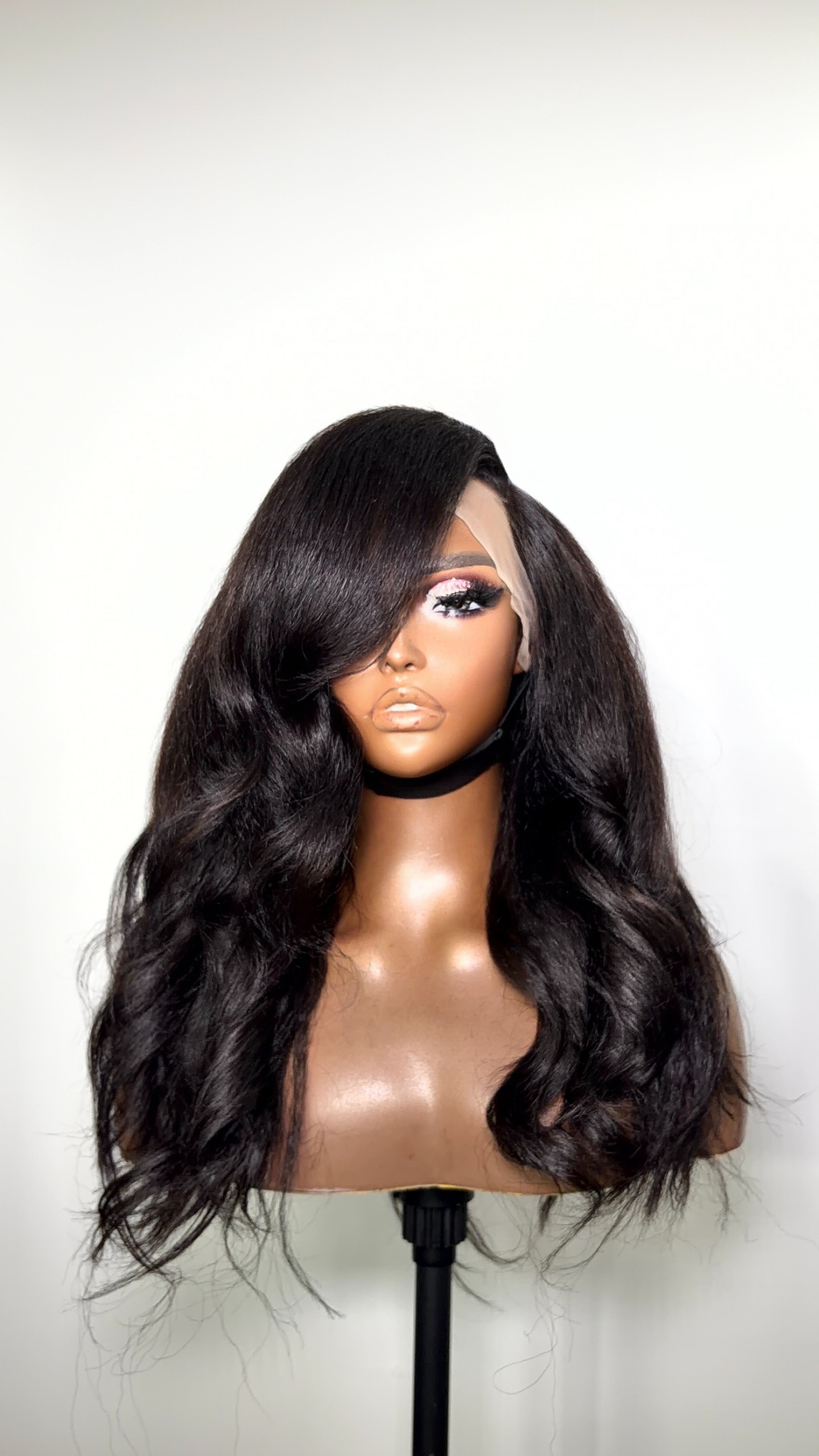 Malani 4x4 Closure 18” Kinky Straight Wig